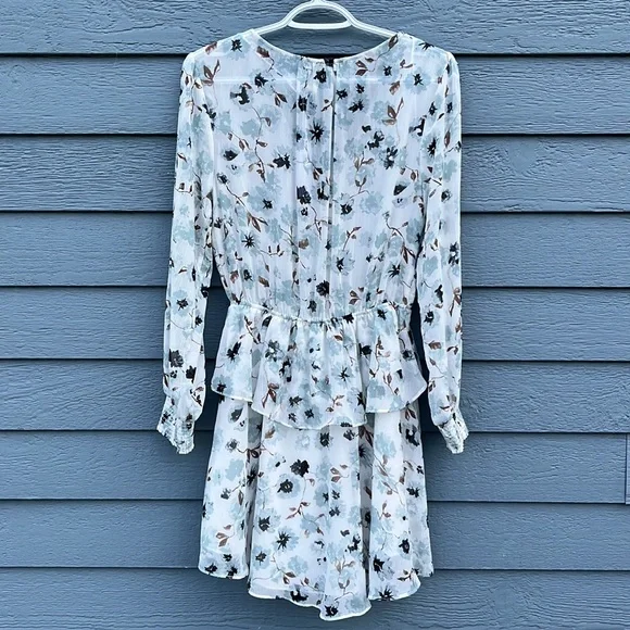 ✨REPOSH✨ Gentle Fawn Floral Tiered Mini Dress - Picture 4 of 14